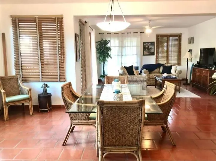 House In Frontbeach Resort ベガ・アルタ